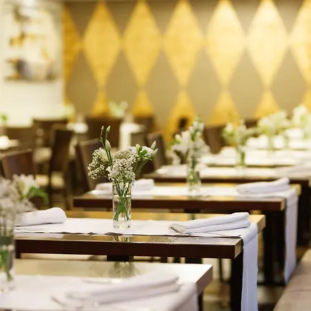 Pfeiler's Buergerstueberl - Otel 4*