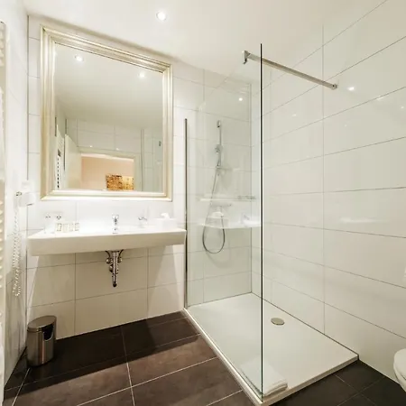 Pfeiler's Buergerstueberl - 4* フェルトバッハ