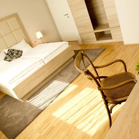 Pfeiler'S Buergerstueberl - Hotel 4*